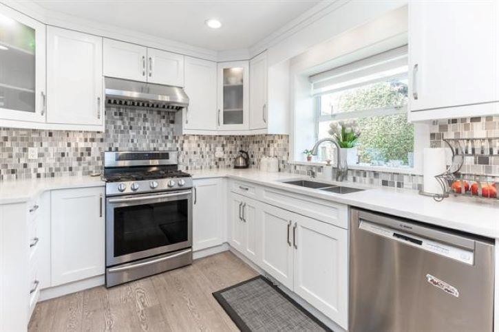 









8495


143

Street,
Surrey,




BC
V3W 0Z9


