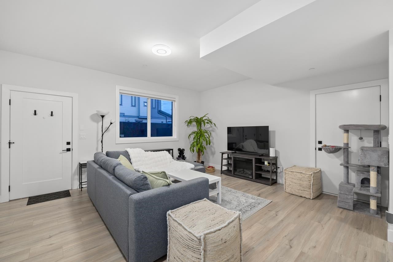 









32699


Egglestone

Avenue,
Mission,




BC
V4S 0E6

