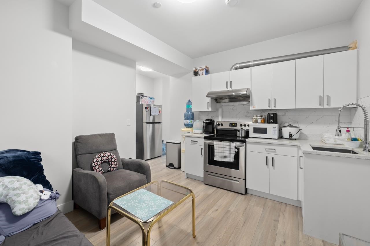 









32699


Egglestone

Avenue,
Mission,




BC
V4S 0E6

