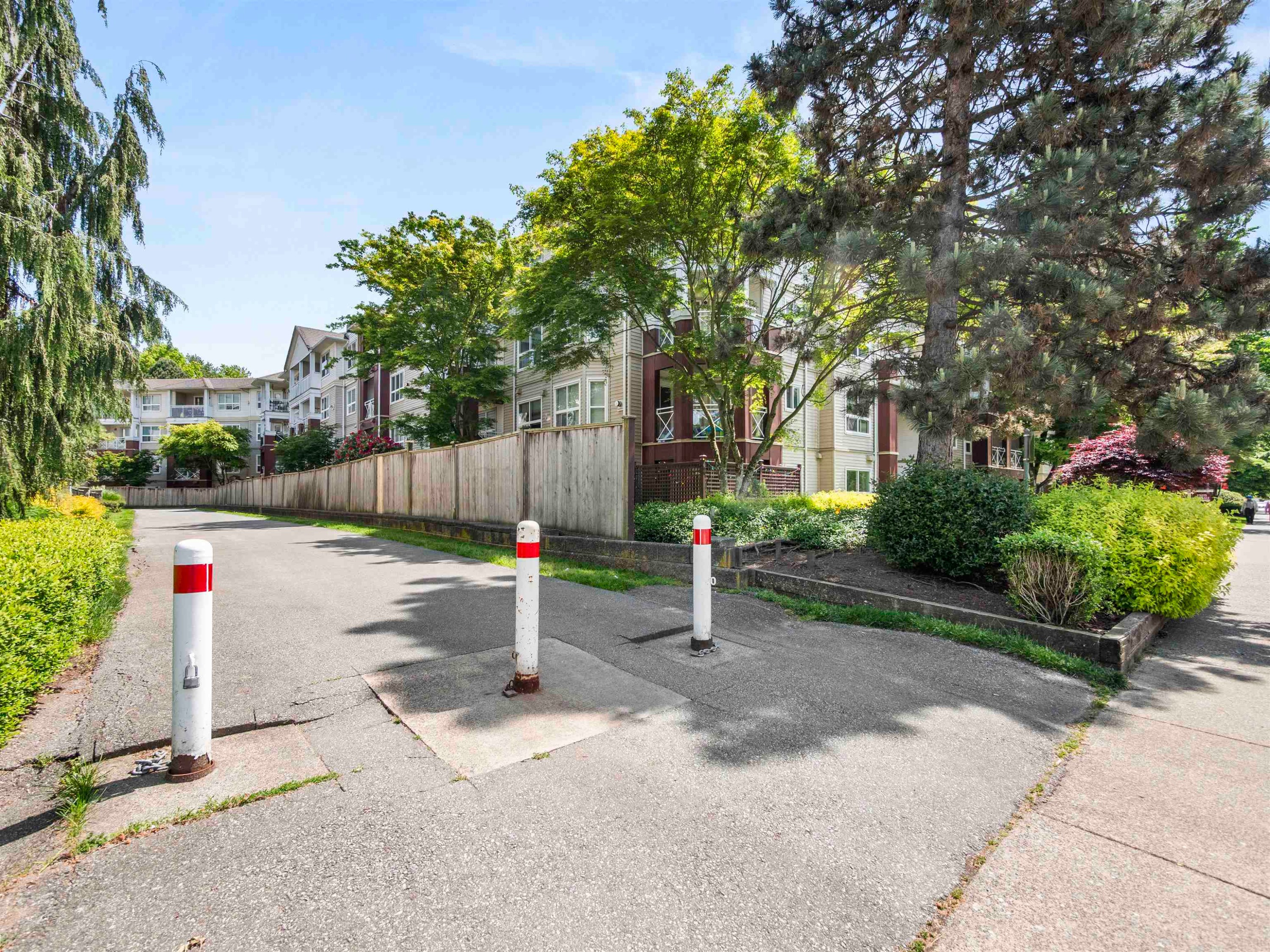 









8068


120a

Street, 115,
Surrey,




BC
V3W 3P3

