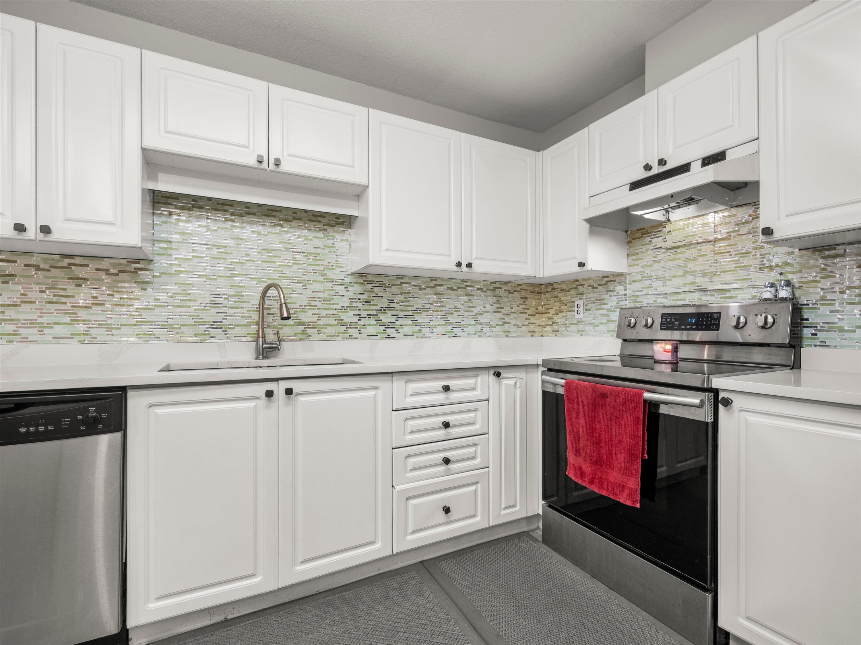 









8068


120a

Street, 115,
Surrey,




BC
V3W 3P3

