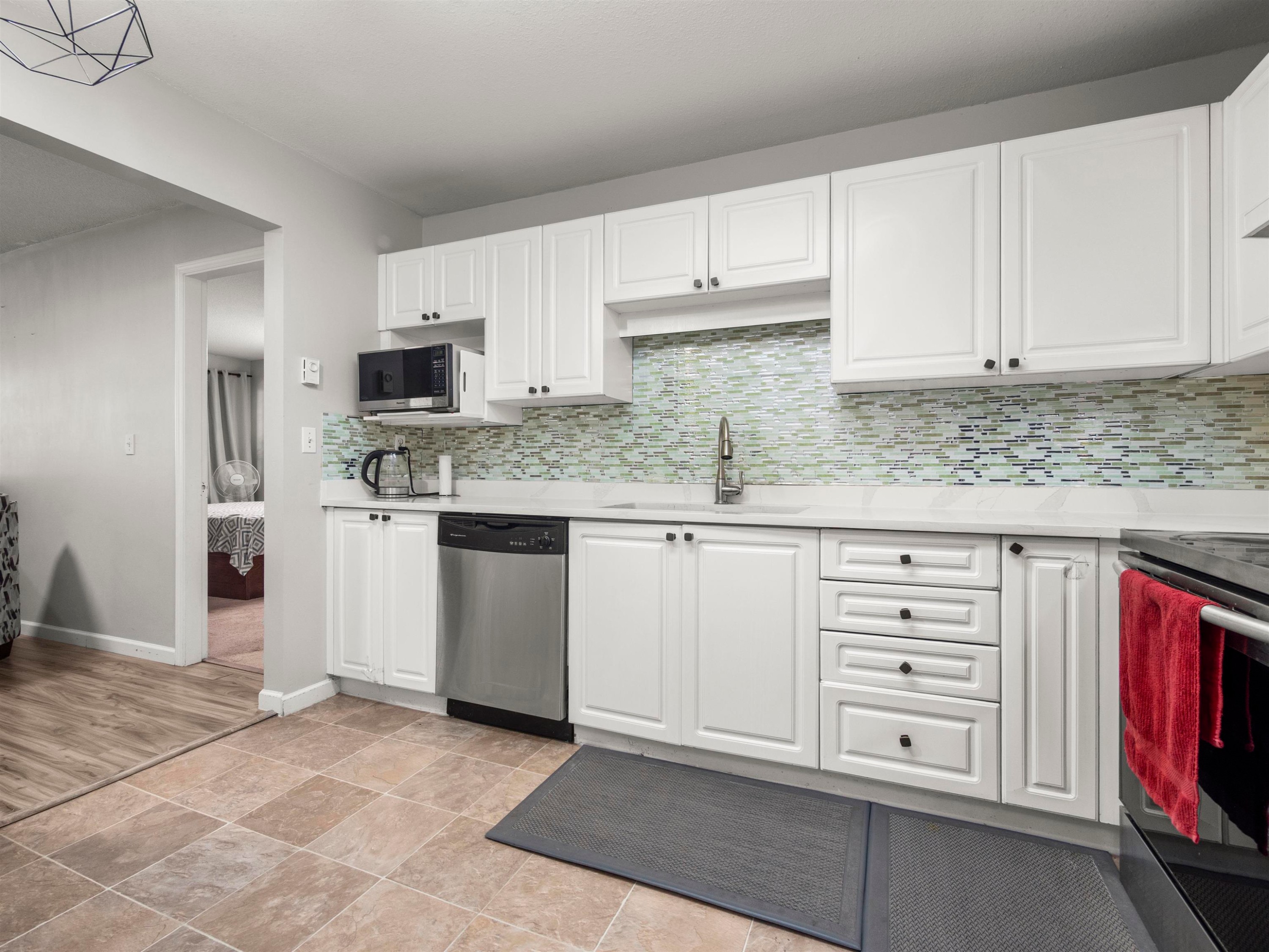 









8068


120a

Street, 115,
Surrey,




BC
V3W 3P3


