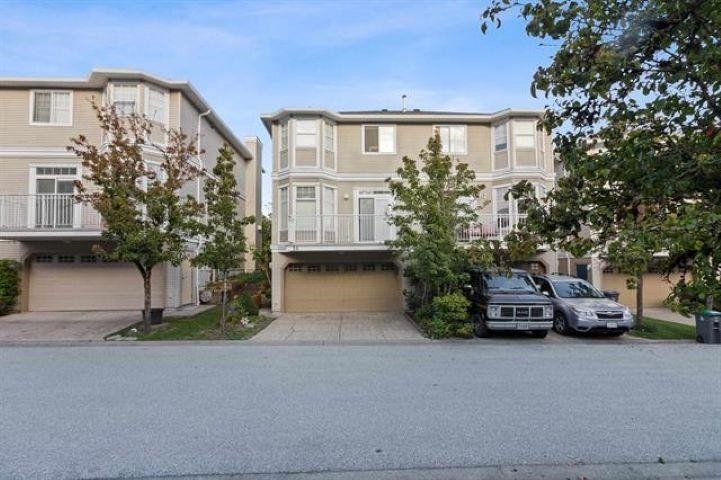 









6518


121

Street, 16,
Surrey,




BC
V3W 1C4

