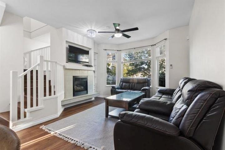 









6518


121

Street, 16,
Surrey,




BC
V3W 1C4

