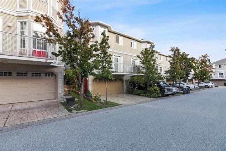 









6518


121

Street, 16,
Surrey,




BC
V3W 1C4

