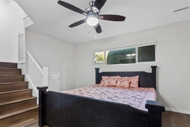 









6518


121

Street, 16,
Surrey,




BC
V3W 1C4

