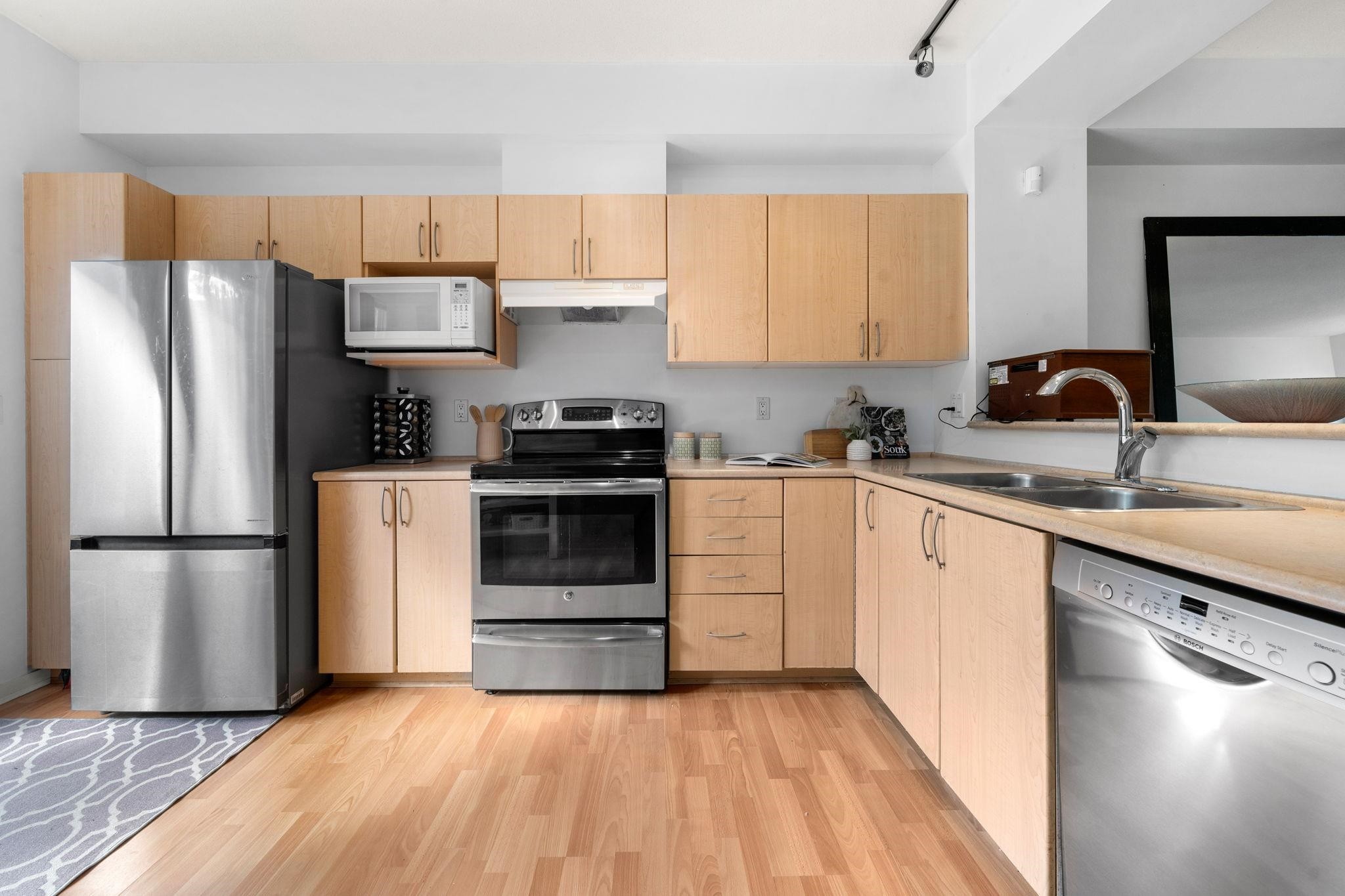 









15065


58

Avenue, 10,
Surrey,




BC
V3S 8Z5

