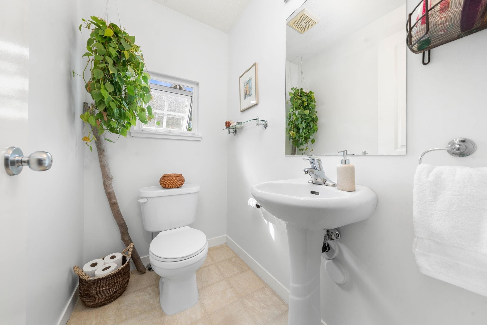 









15065


58

Avenue, 10,
Surrey,




BC
V3S 8Z5

