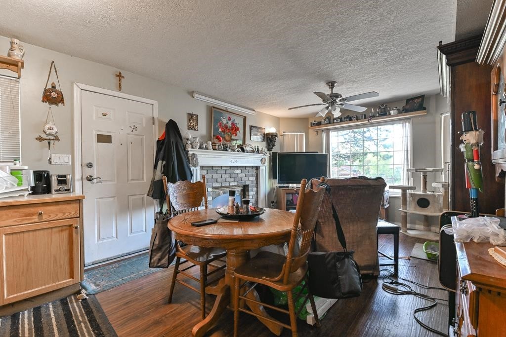 









6084


126

Street,
Surrey,




BC
V3X 1V6

