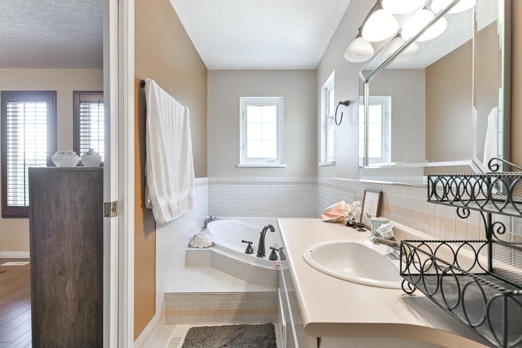 









6084


126

Street,
Surrey,




BC
V3X 1V6

