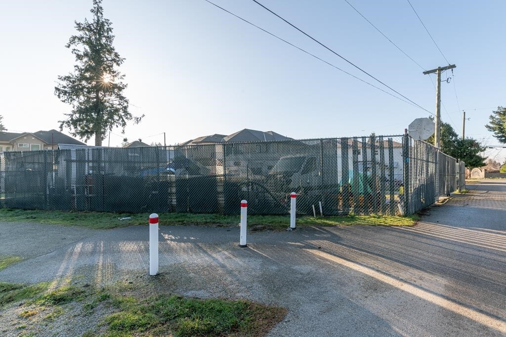 









6084


126

Street,
Surrey,




BC
V3X 1V6

