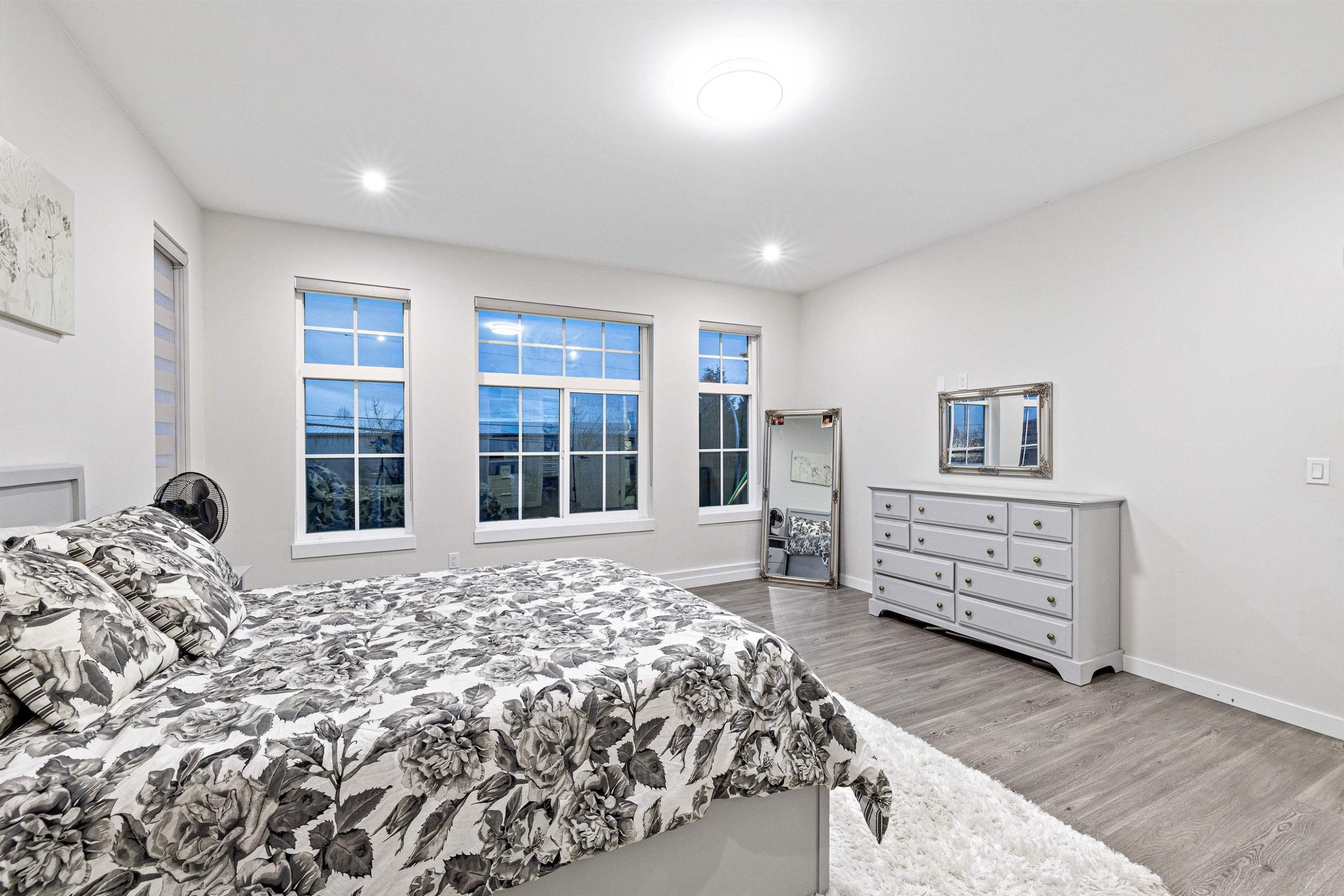 









8069


124

Street,
Surrey,




BC
V3W 0X7

