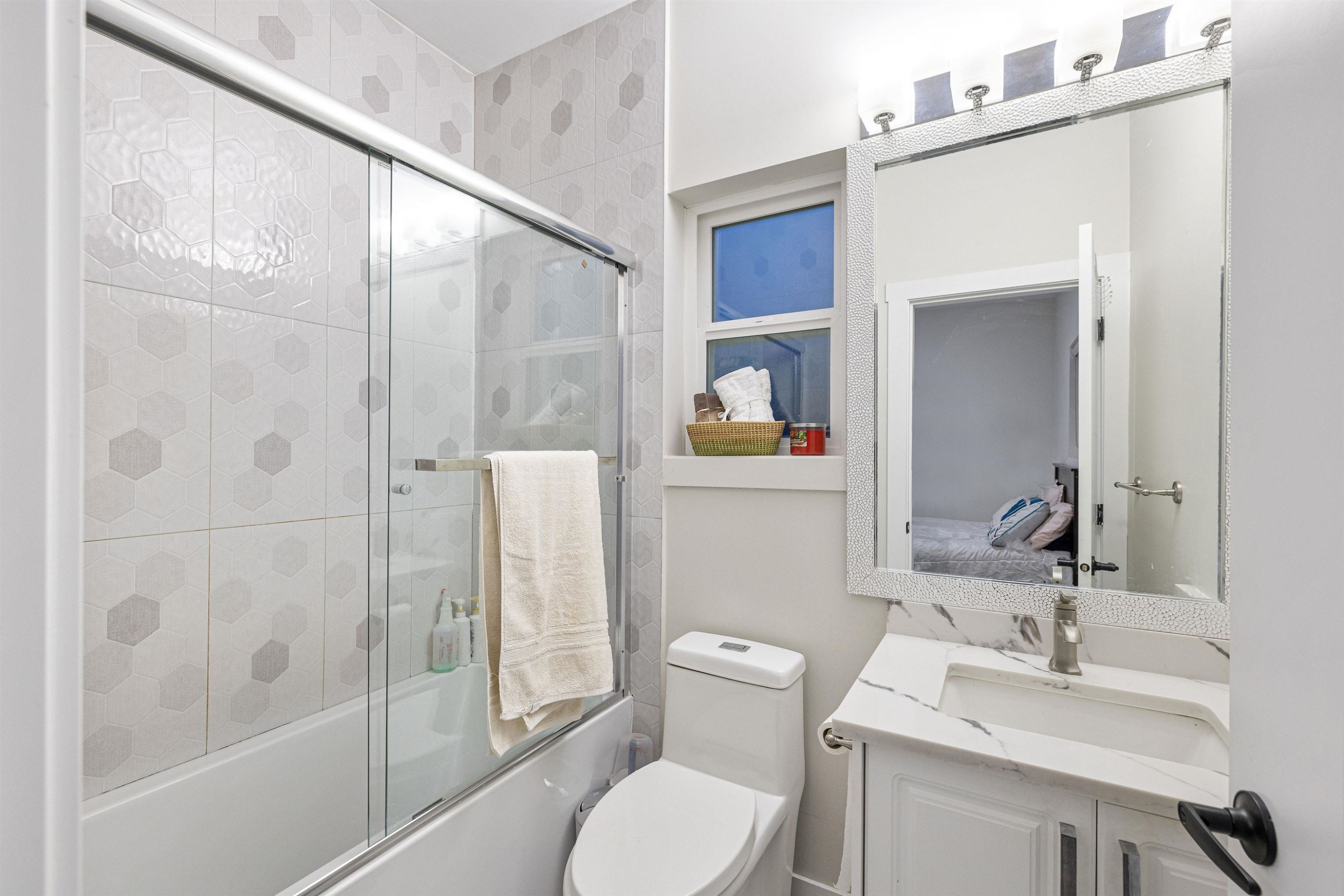 









8069


124

Street,
Surrey,




BC
V3W 0X7

