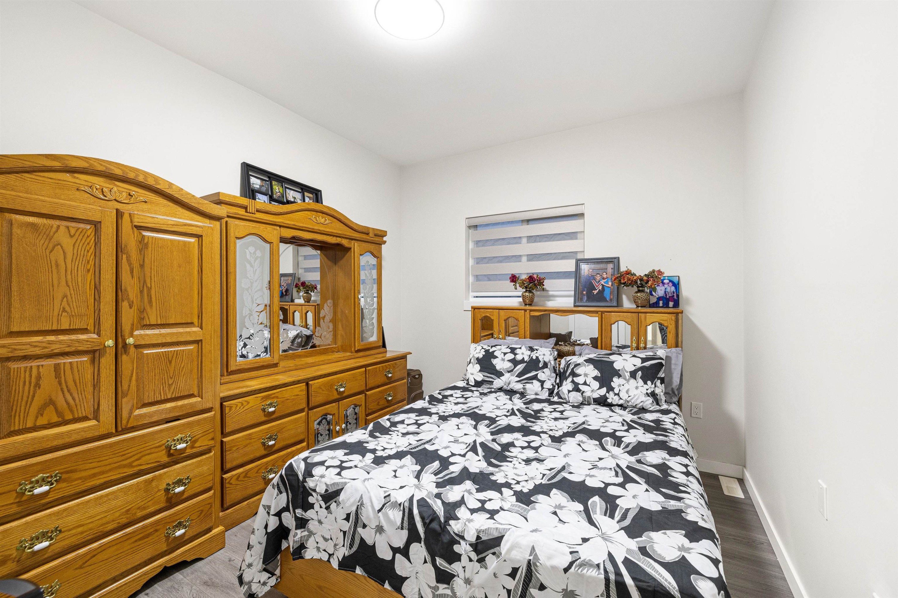









8069


124

Street,
Surrey,




BC
V3W 0X7

