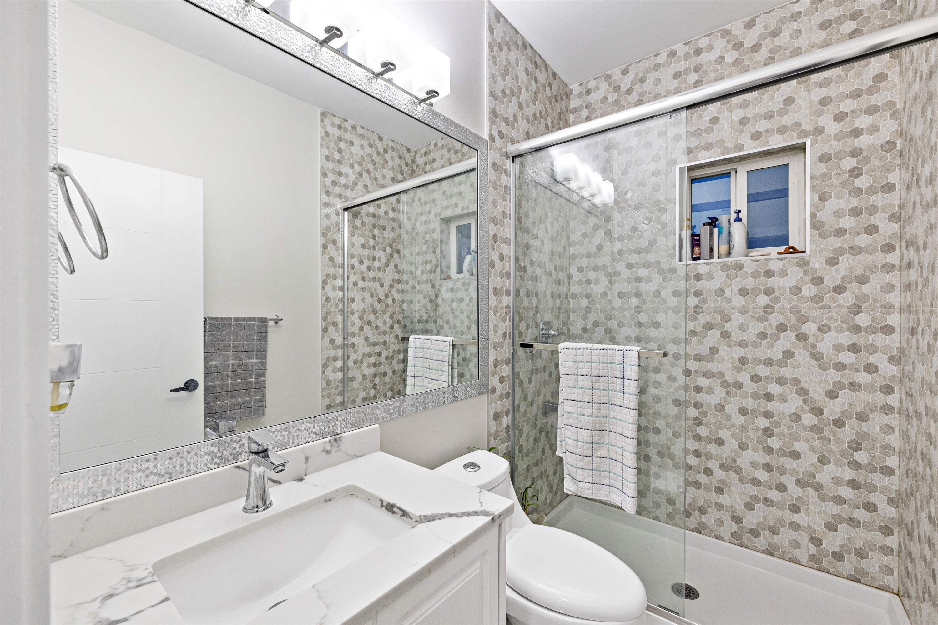 









8069


124

Street,
Surrey,




BC
V3W 0X7

