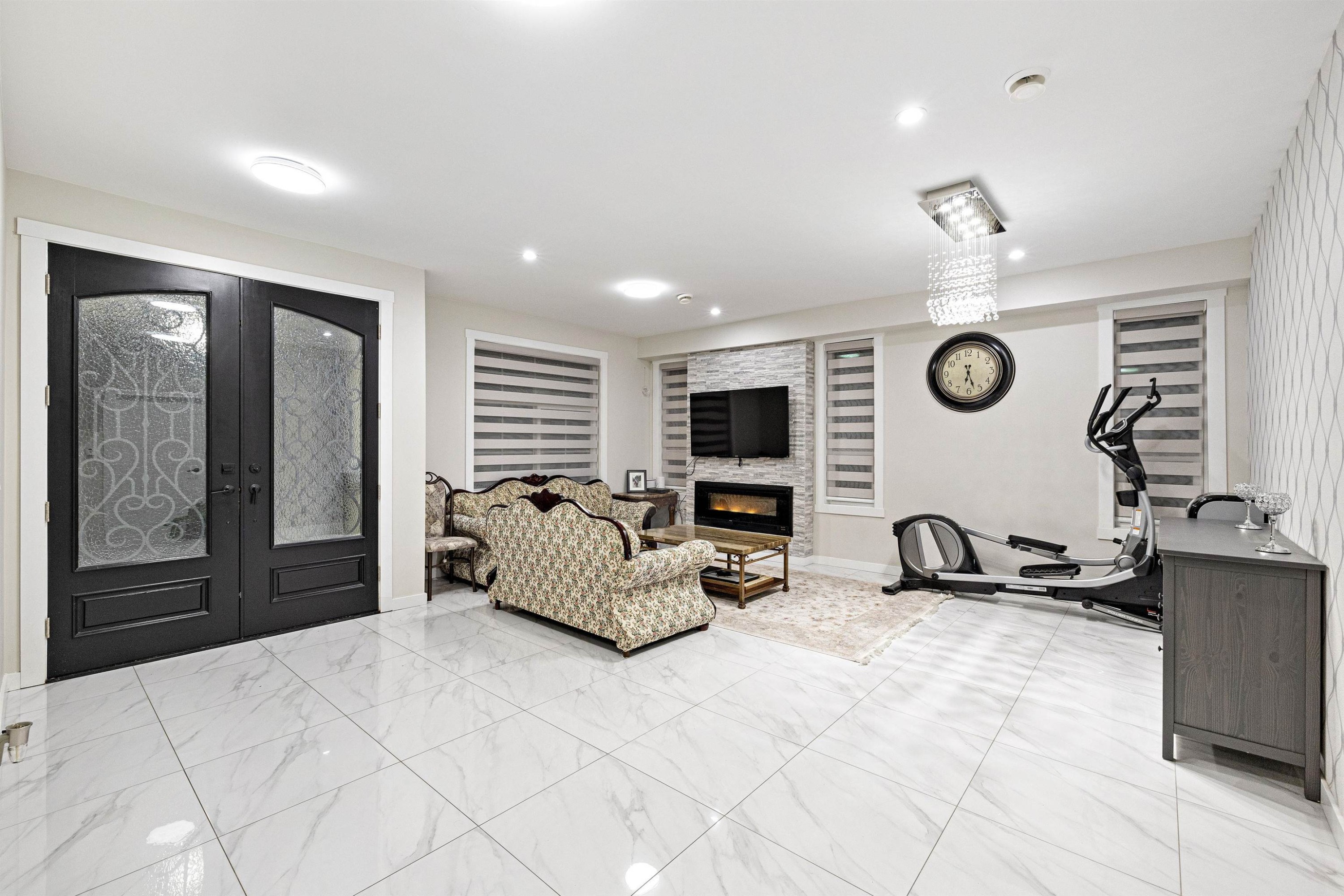 









8069


124

Street,
Surrey,




BC
V3W 0X7

