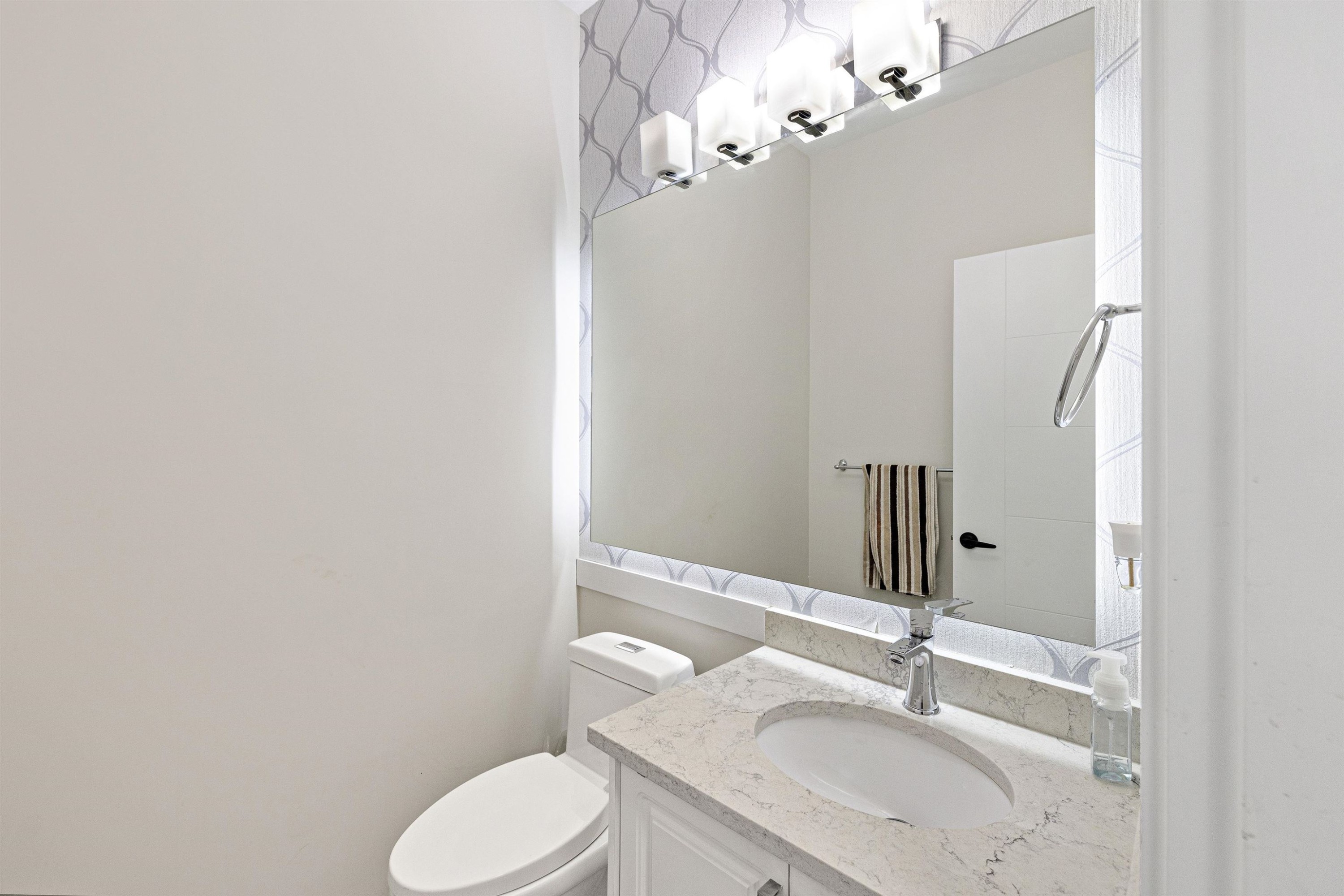 









8069


124

Street,
Surrey,




BC
V3W 0X7

