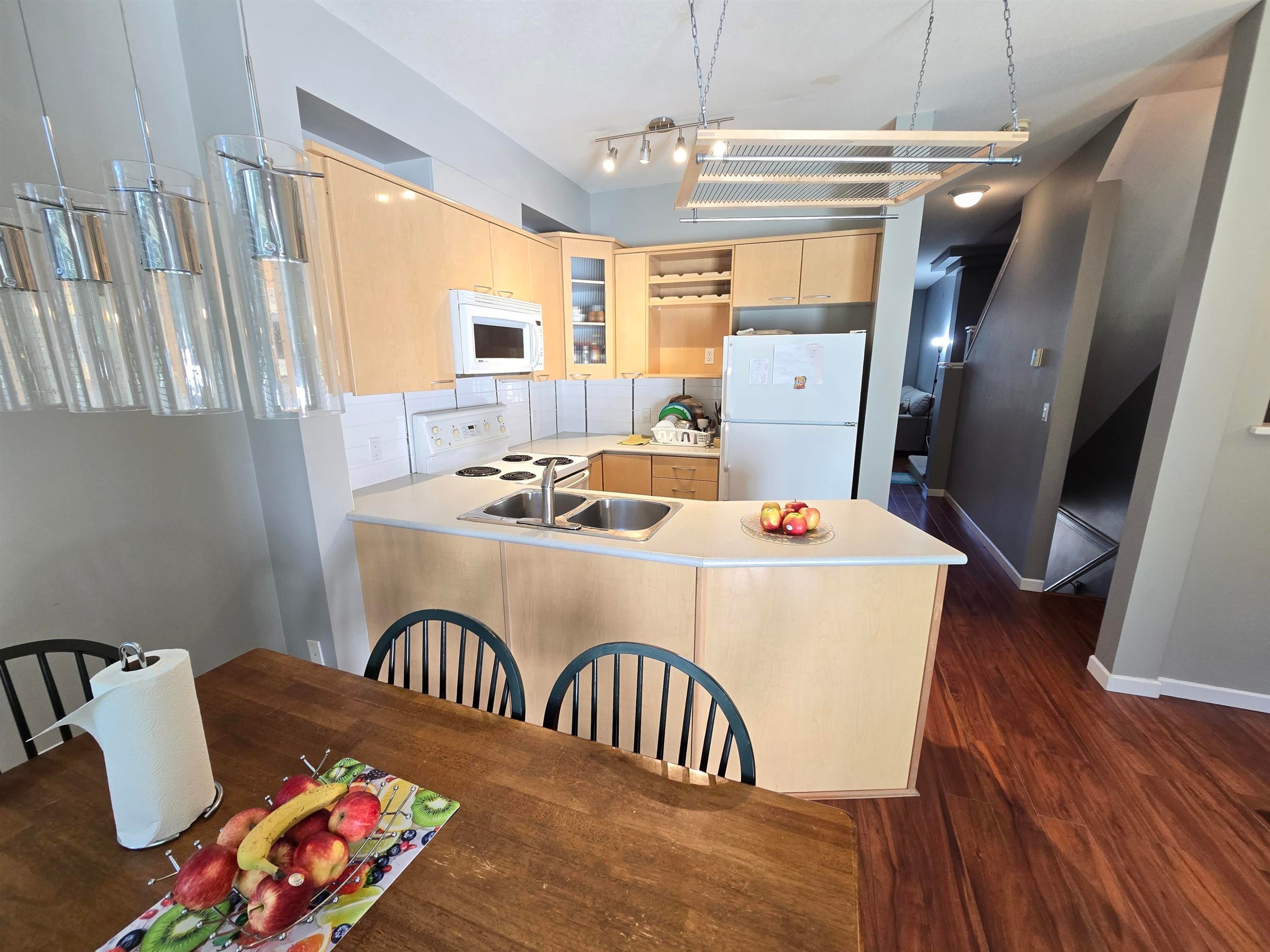 









2678


King George

Boulevard, 3,
Surrey,




BC
V4P 1H6

