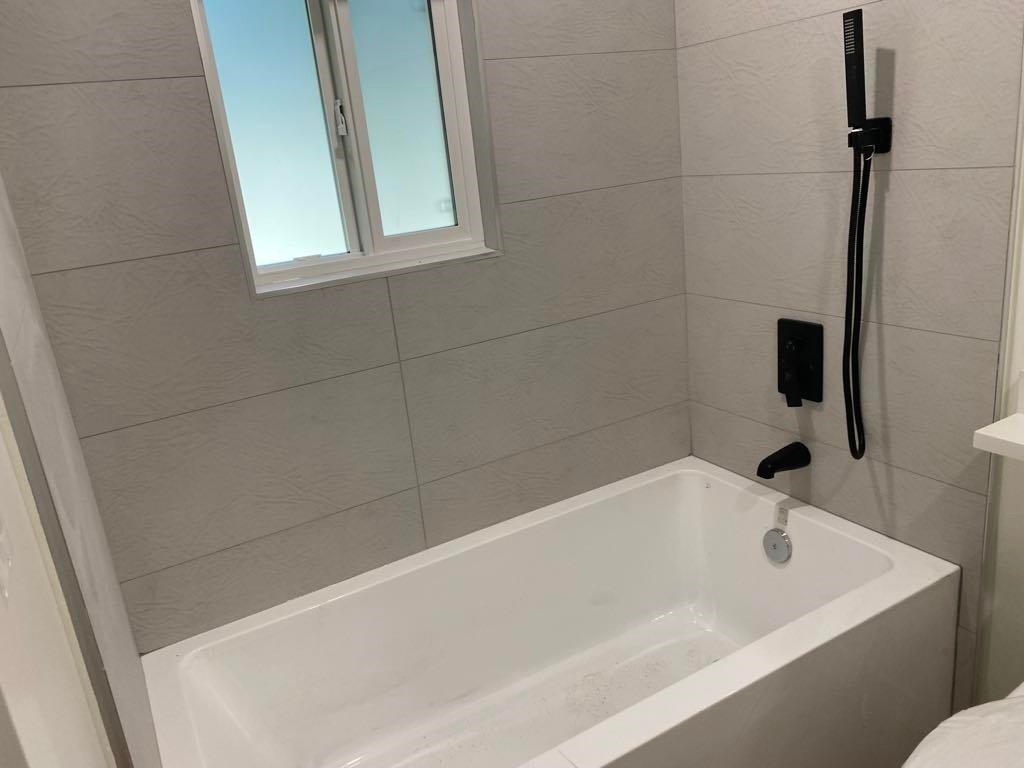 









8220


King George

Boulevard, 81,
Surrey,




BC
V3W 6E1

