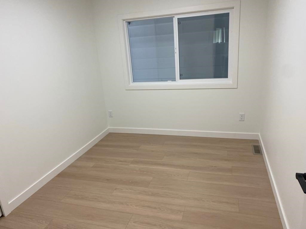 









8220


King George

Boulevard, 81,
Surrey,




BC
V3W 6E1

