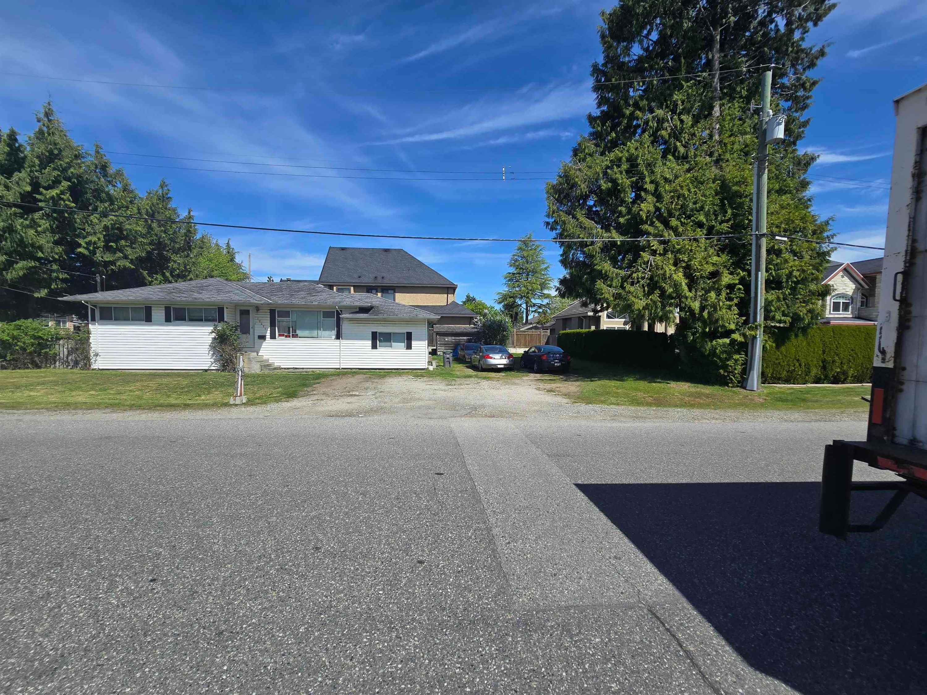 









12411


78

Avenue,
Surrey,




BC
V3W 2X5

