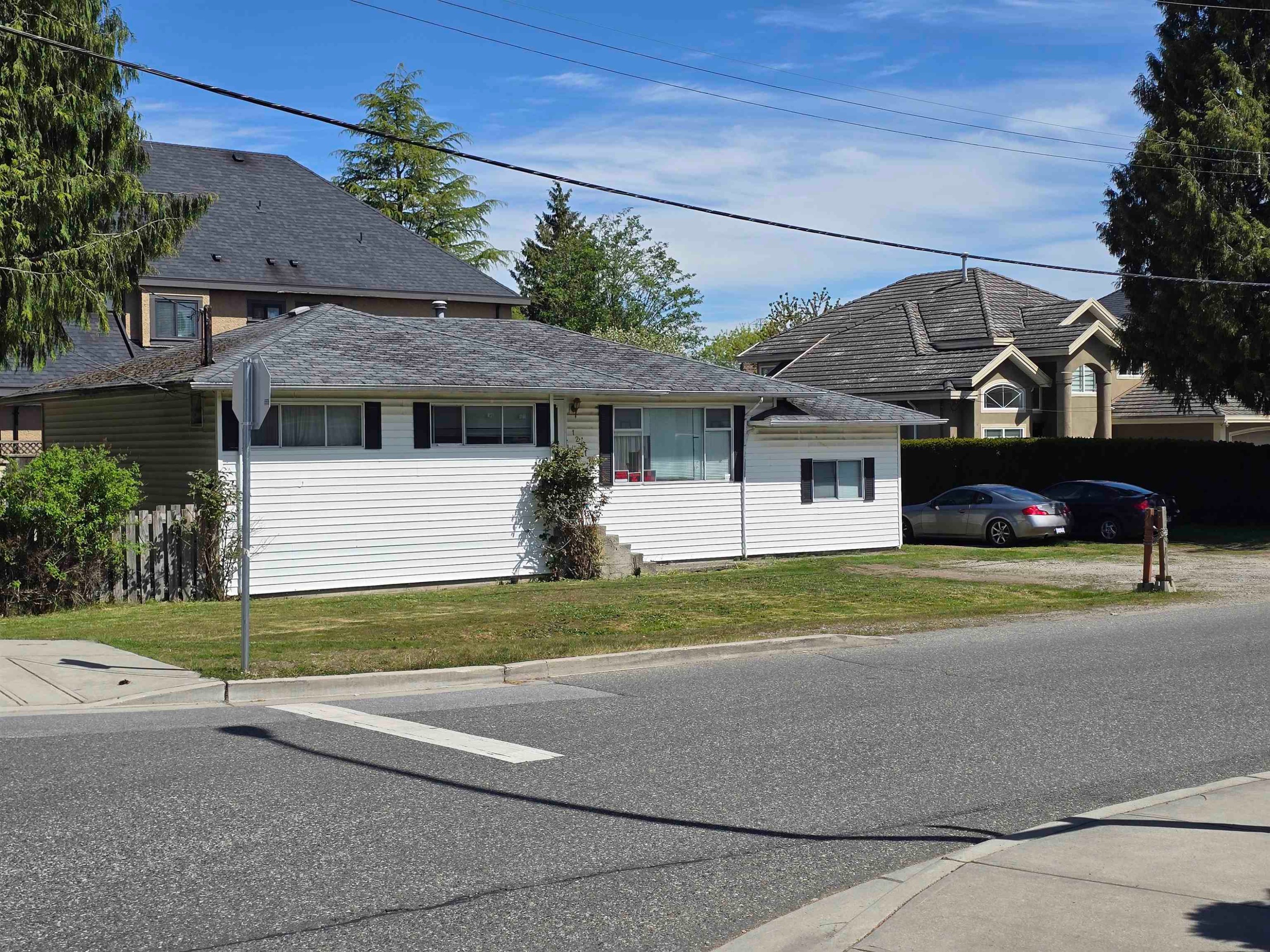 









12411


78

Avenue,
Surrey,




BC
V3W 2X5

