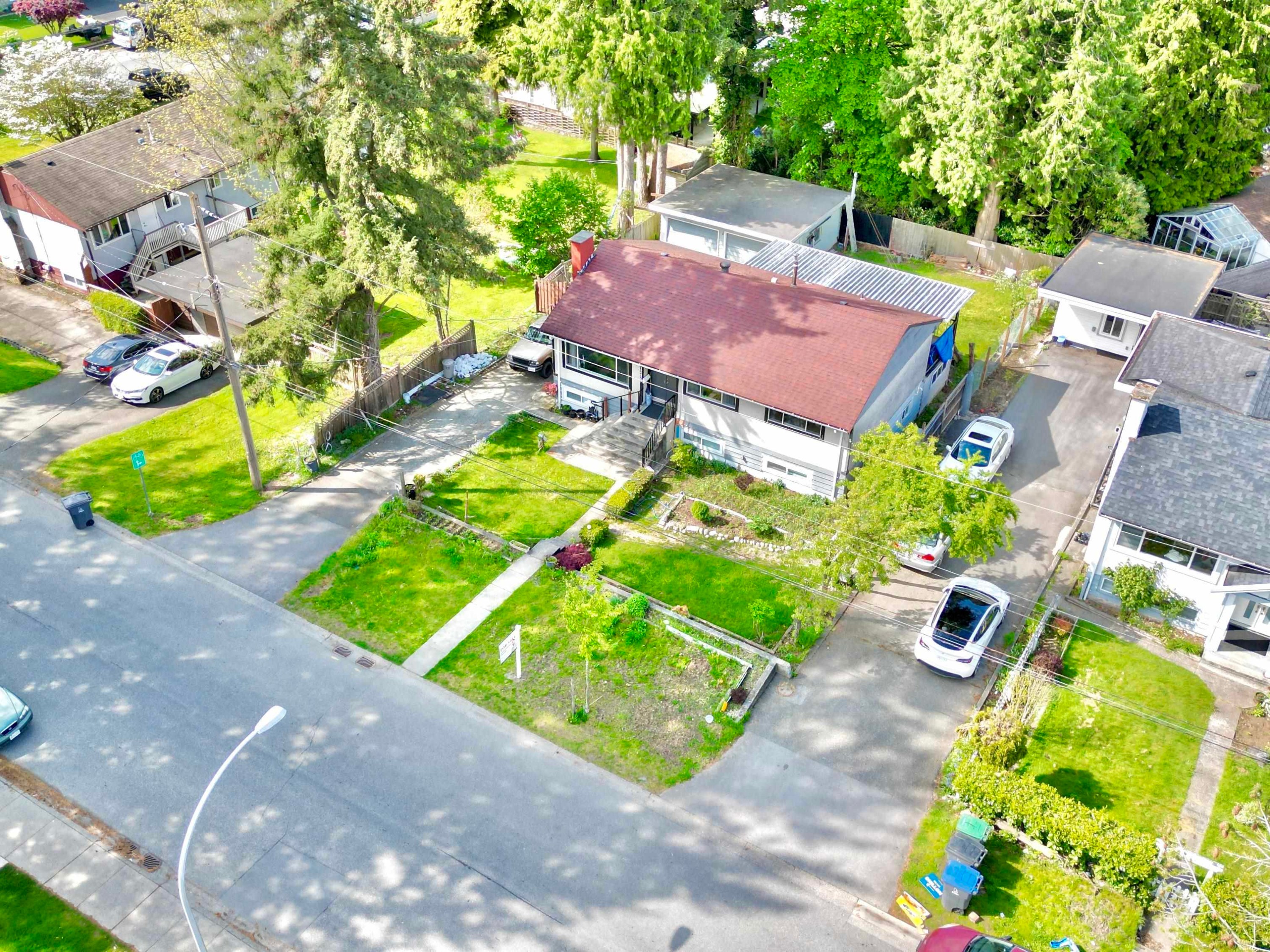 









12429


99

Avenue,
Surrey,




BC
V3V 2P1

