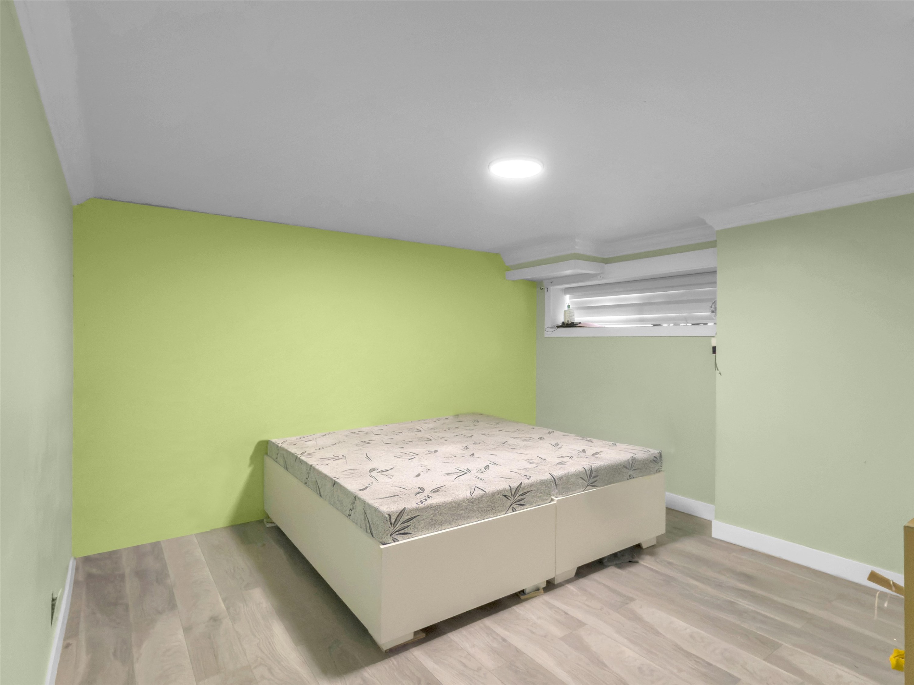 









12429


99

Avenue,
Surrey,




BC
V3V 2P1


