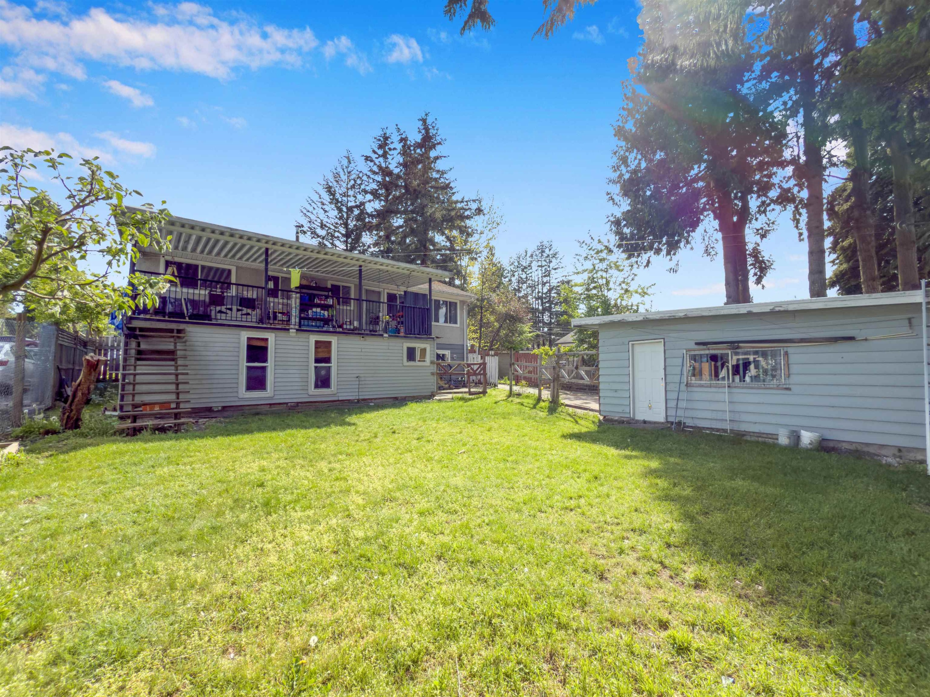 









12429


99

Avenue,
Surrey,




BC
V3V 2P1

