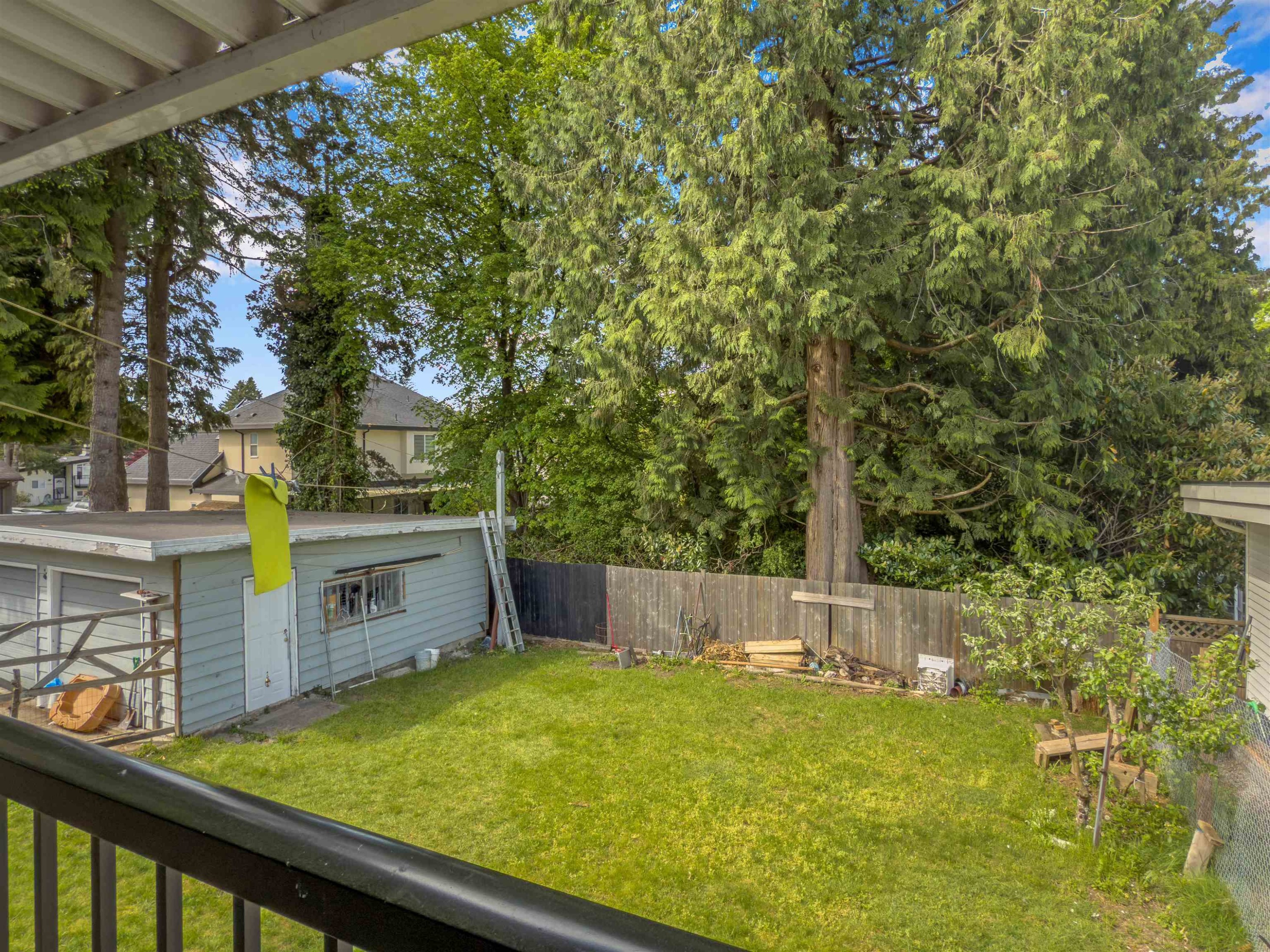 









12429


99

Avenue,
Surrey,




BC
V3V 2P1

