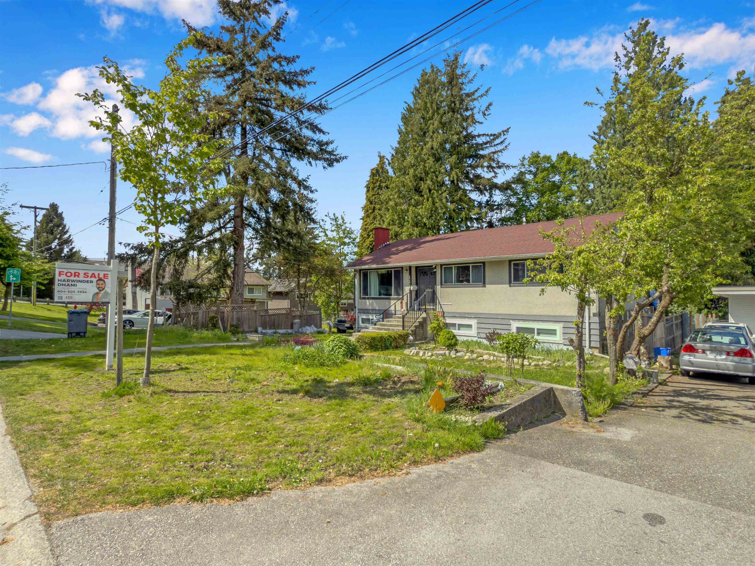 









12429


99

Avenue,
Surrey,




BC
V3V 2P1

