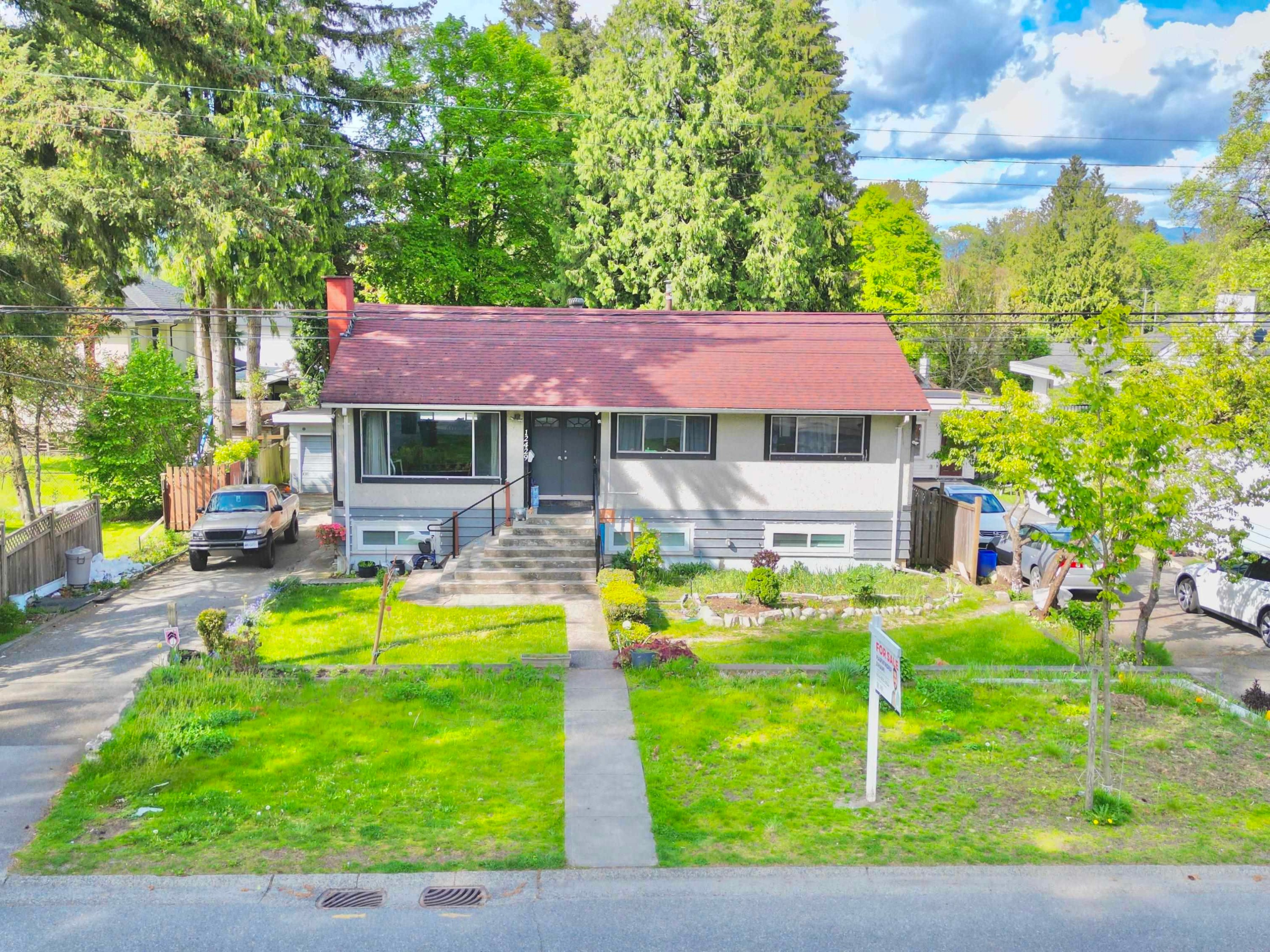 









12429


99

Avenue,
Surrey,




BC
V3V 2P1

