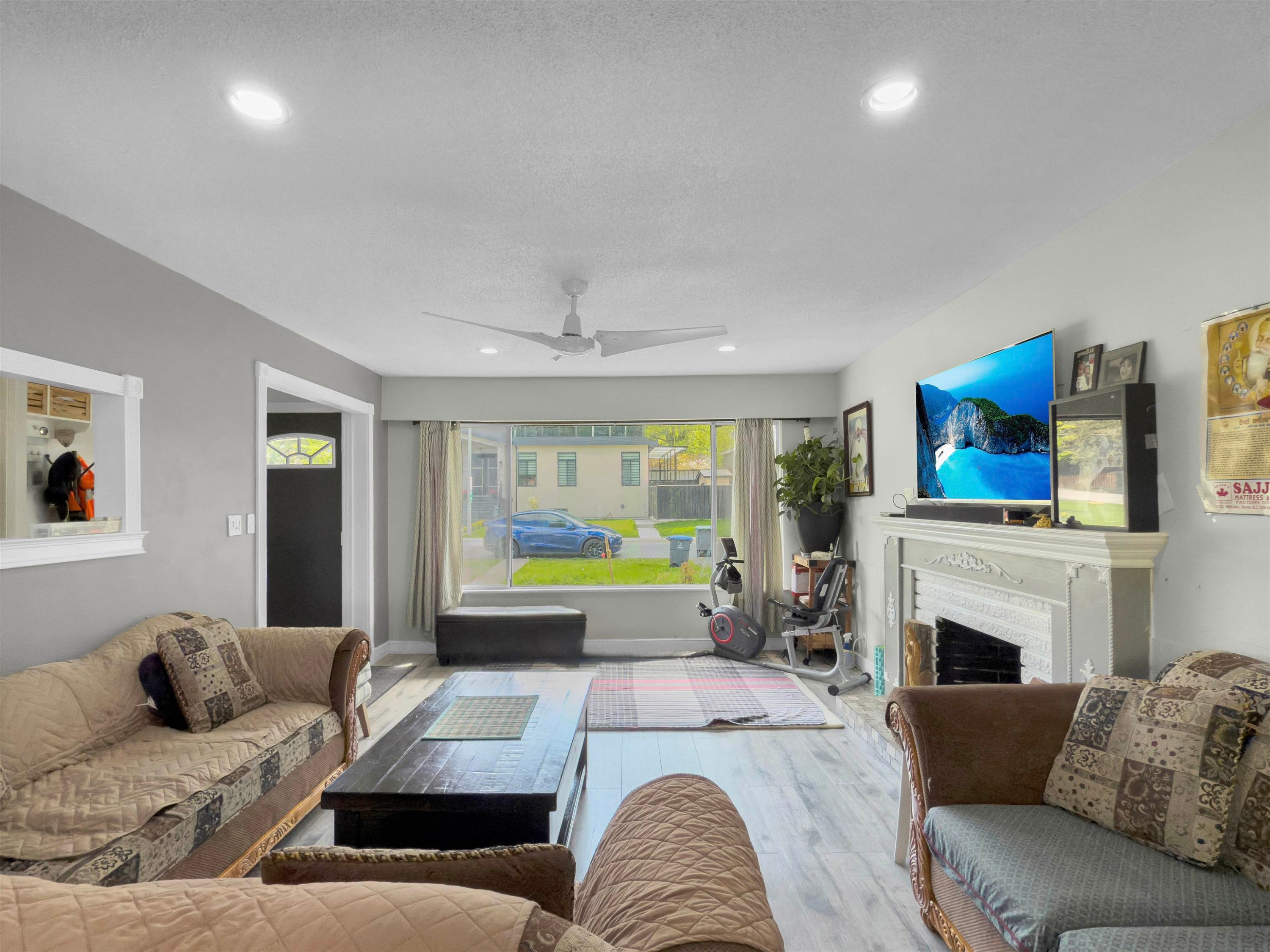 









12429


99

Avenue,
Surrey,




BC
V3V 2P1

