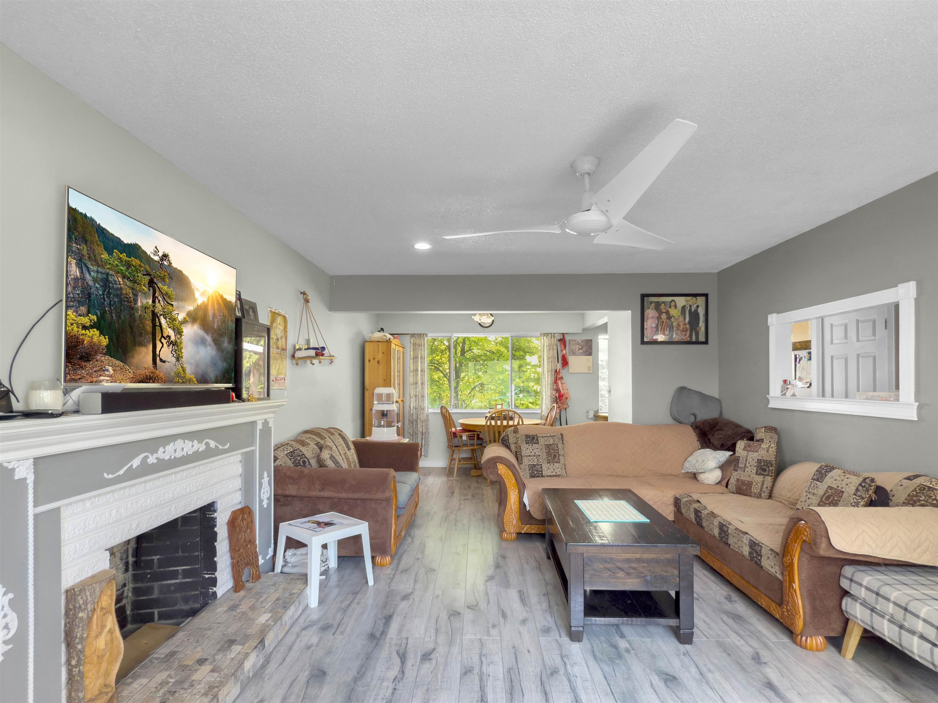 









12429


99

Avenue,
Surrey,




BC
V3V 2P1

