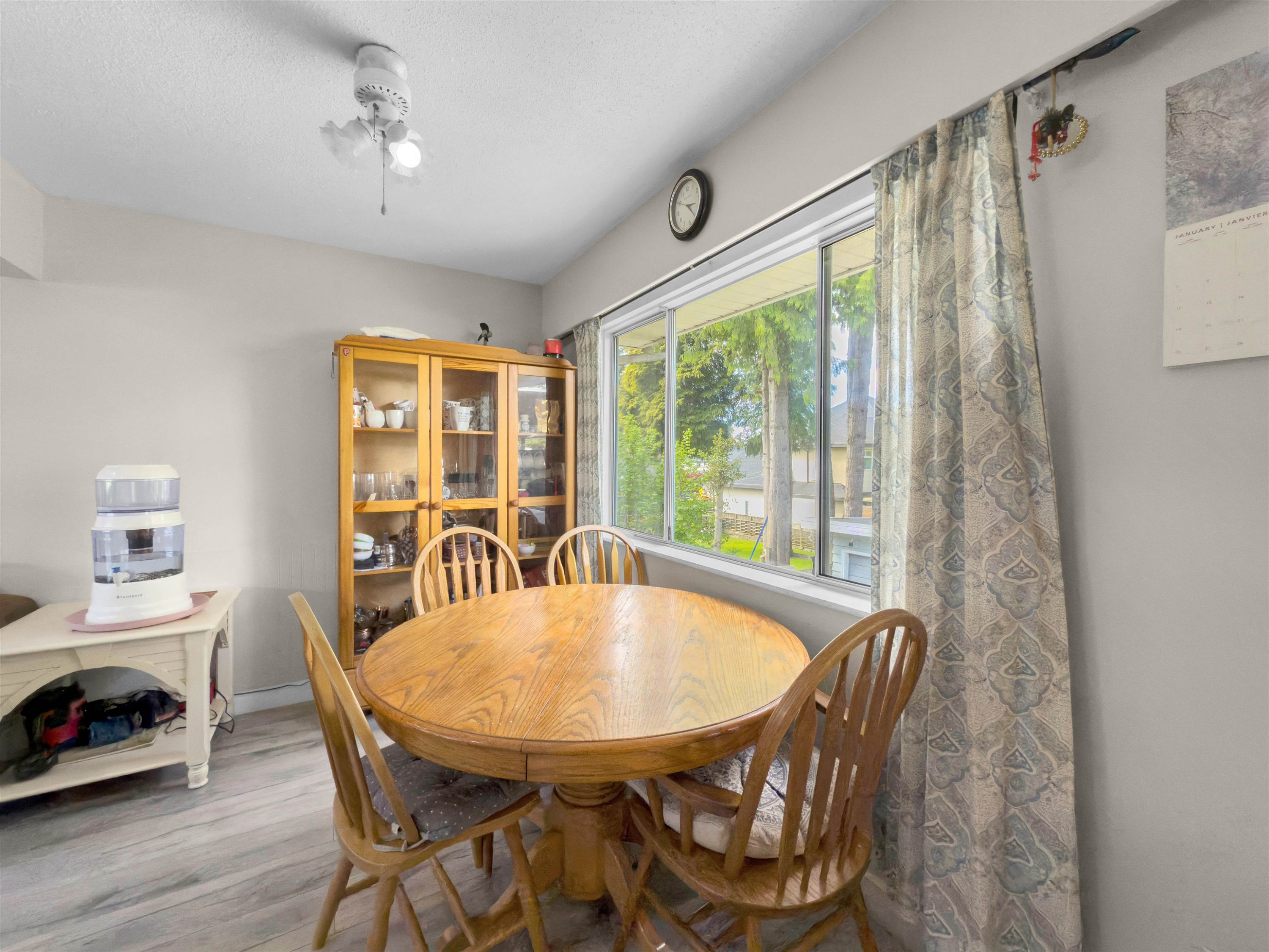 









12429


99

Avenue,
Surrey,




BC
V3V 2P1

