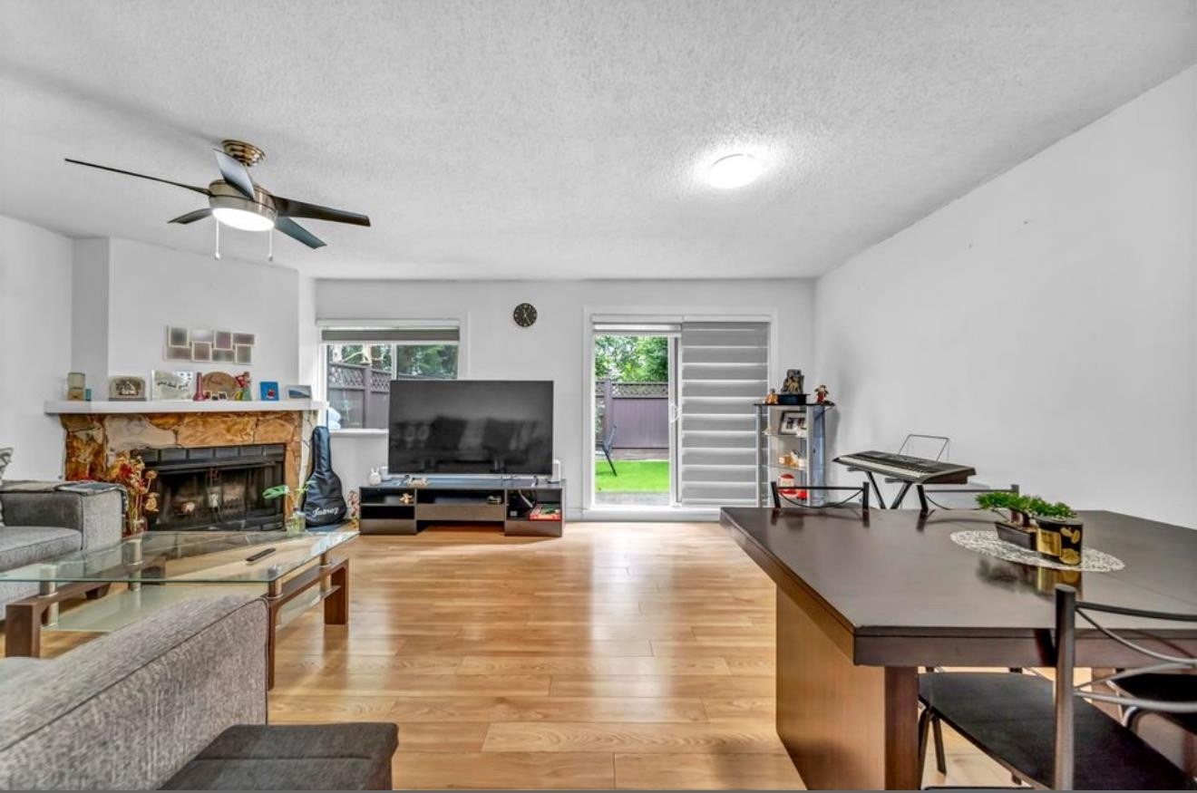









13339


70b

Avenue,
Surrey,




BC
V3W 7Z3


