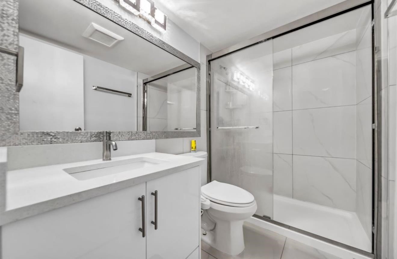 









13339


70b

Avenue,
Surrey,




BC
V3W 7Z3

