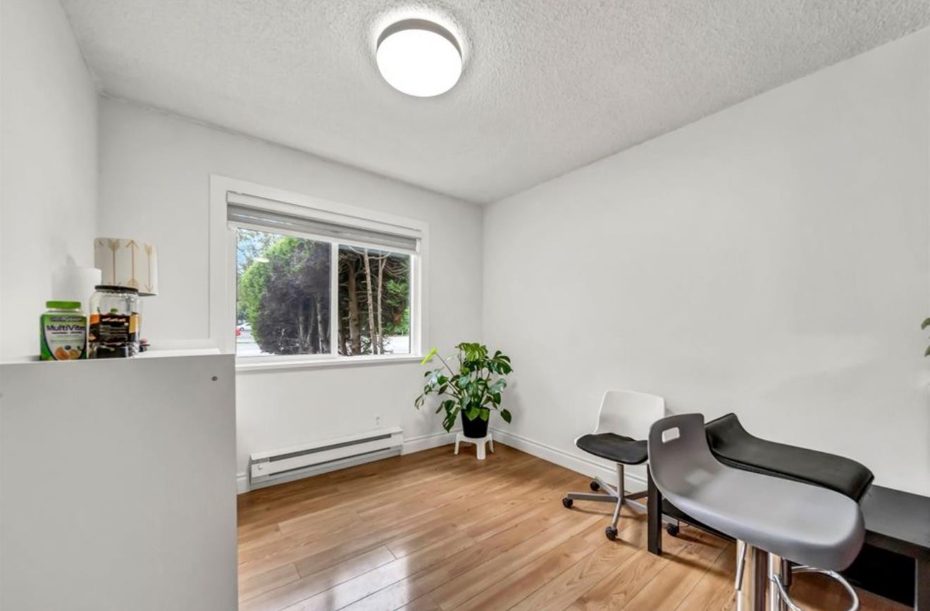 









13339


70b

Avenue,
Surrey,




BC
V3W 7Z3

