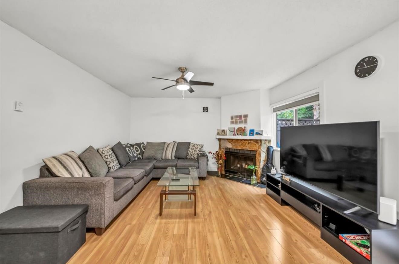 









13339


70b

Avenue,
Surrey,




BC
V3W 7Z3

