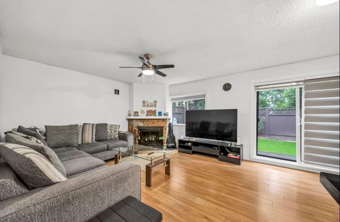 









13339


70b

Avenue,
Surrey,




BC
V3W 7Z3

