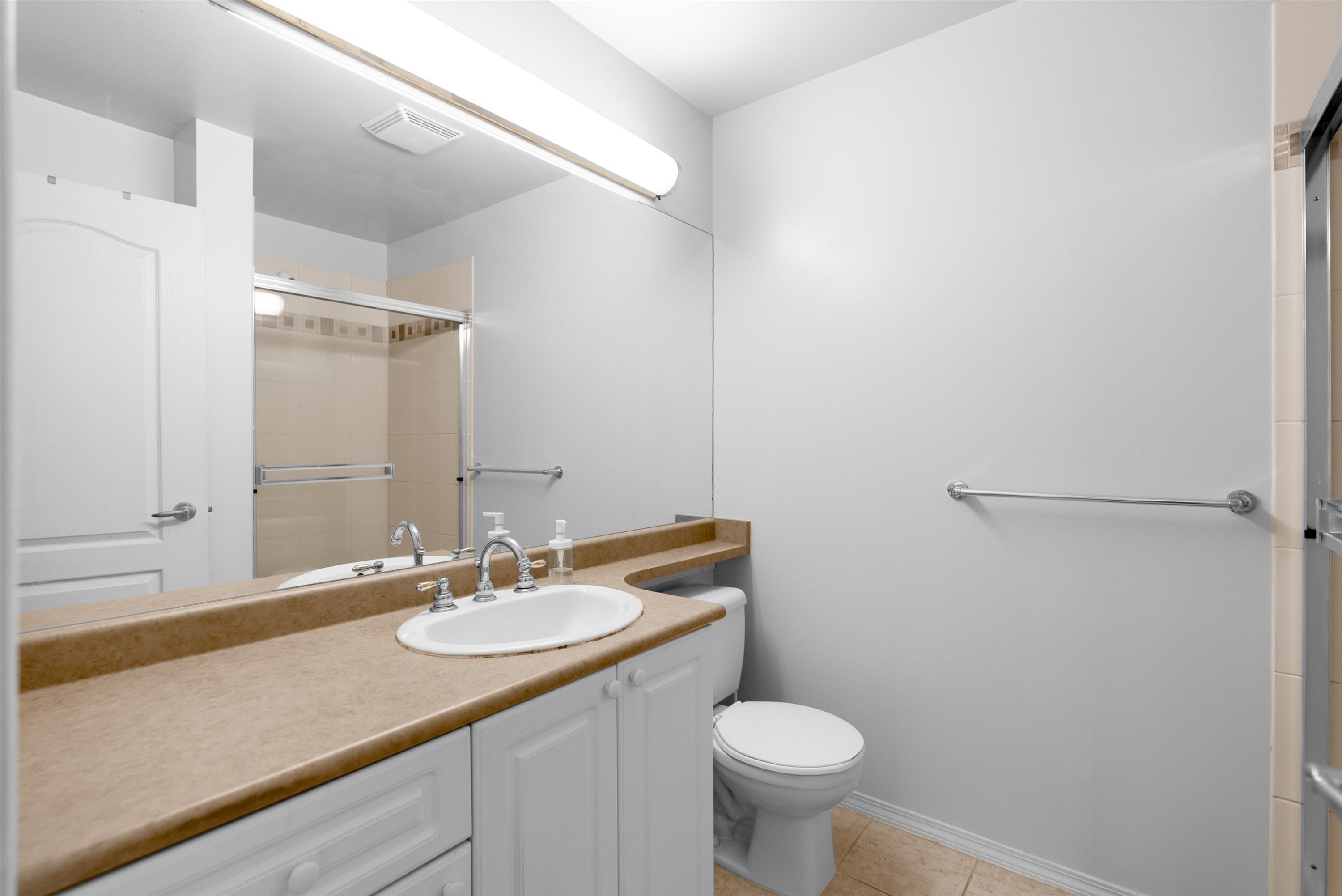 









15220


Guildford

Drive, 201,
Surrey,




BC
V3R 0Y6

