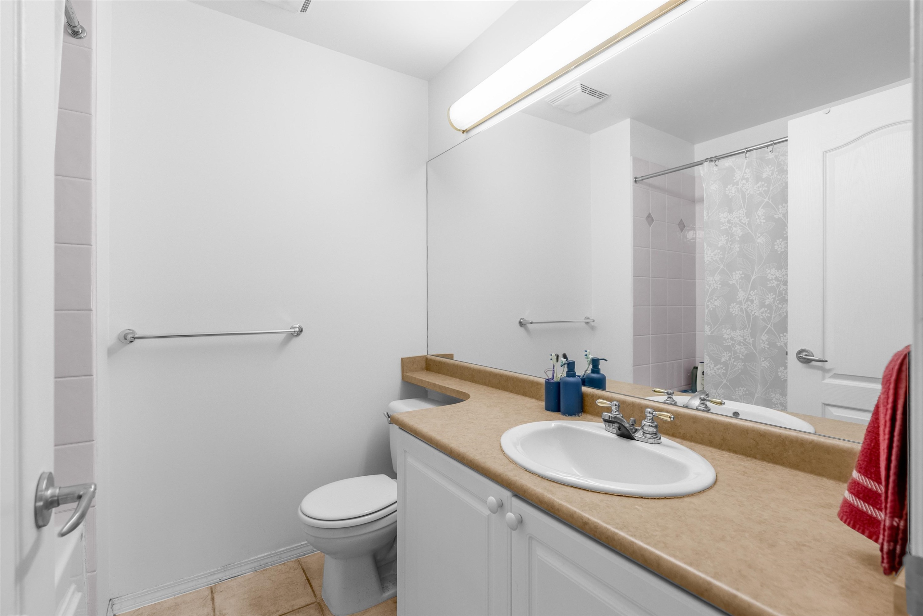 









15220


Guildford

Drive, 201,
Surrey,




BC
V3R 0Y6

