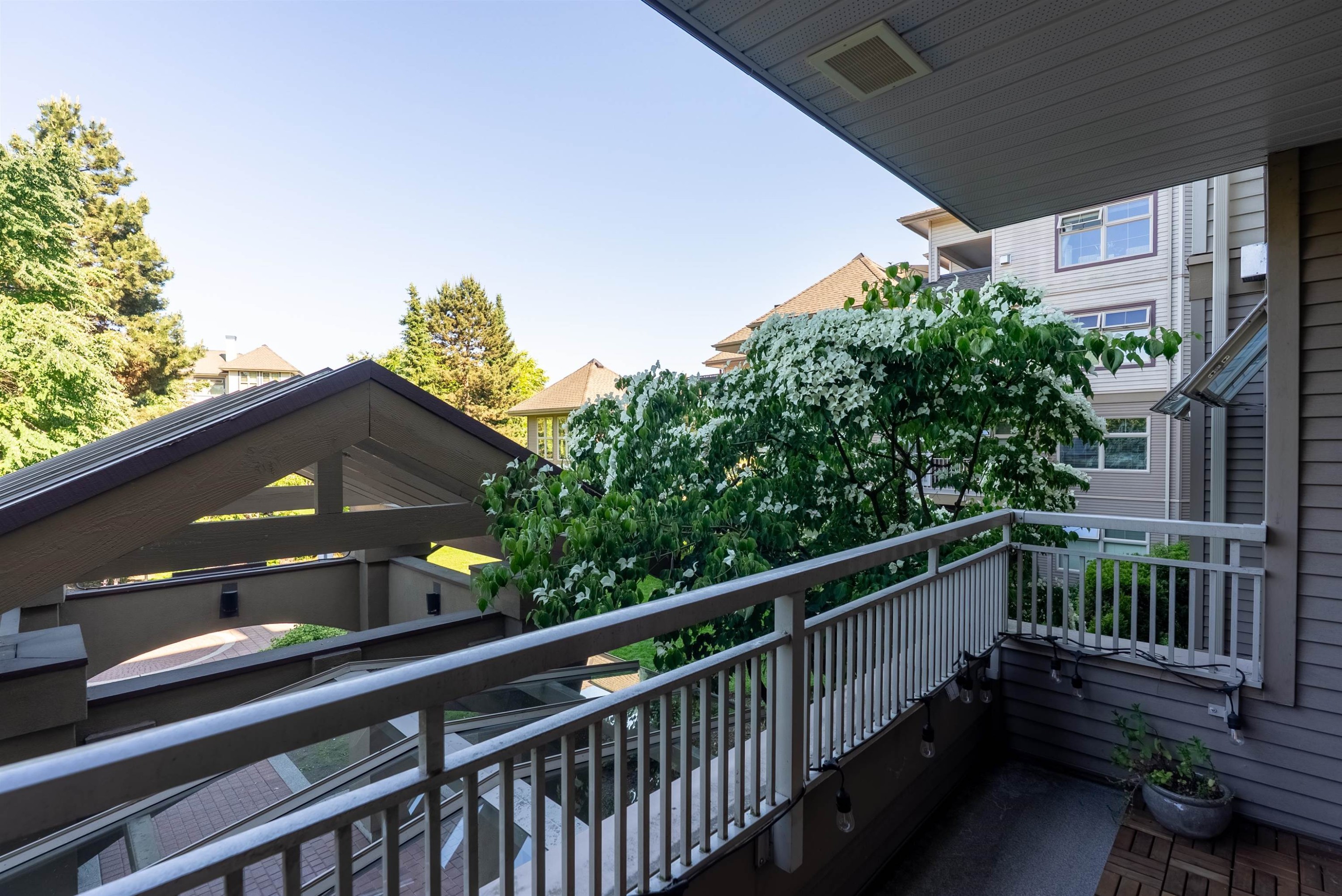 









15220


Guildford

Drive, 201,
Surrey,




BC
V3R 0Y6

