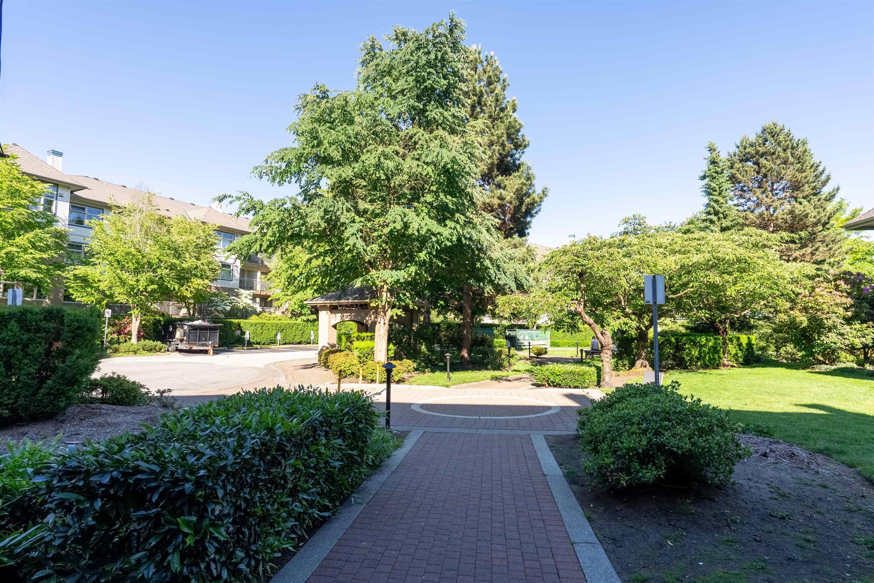 









15220


Guildford

Drive, 201,
Surrey,




BC
V3R 0Y6

