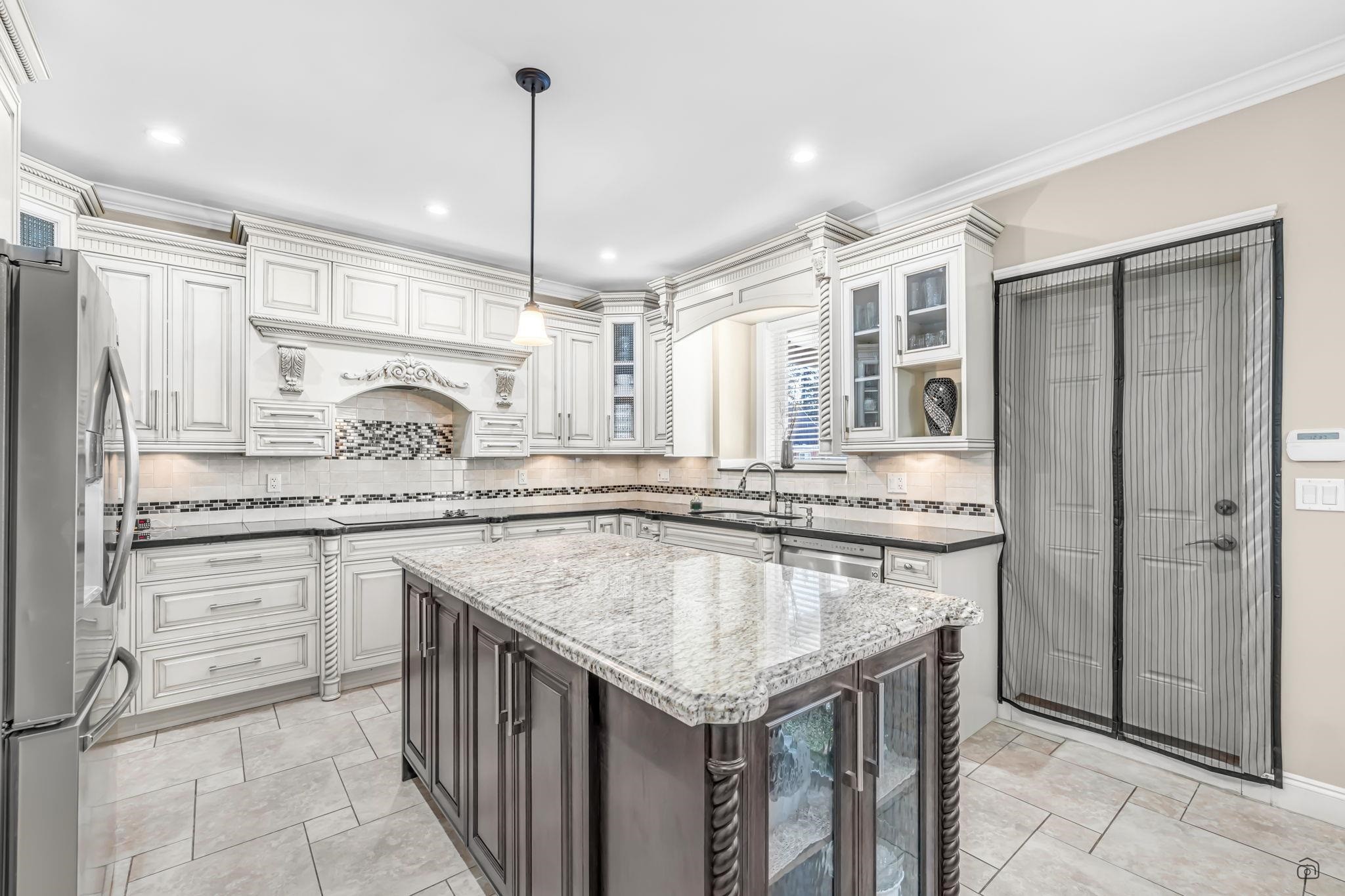 









5963


125

Street,
Surrey,




BC
V3X 1X2

