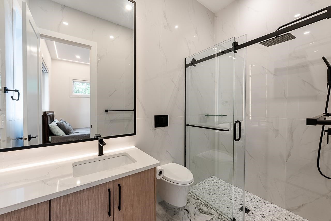 









7663


127

Street,
Surrey,




BC
V3W 4B1

