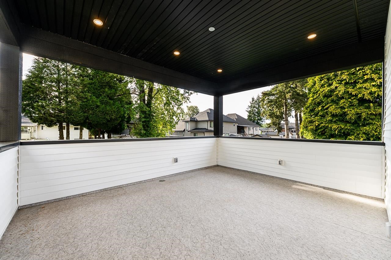 









7663


127

Street,
Surrey,




BC
V3W 4B1

