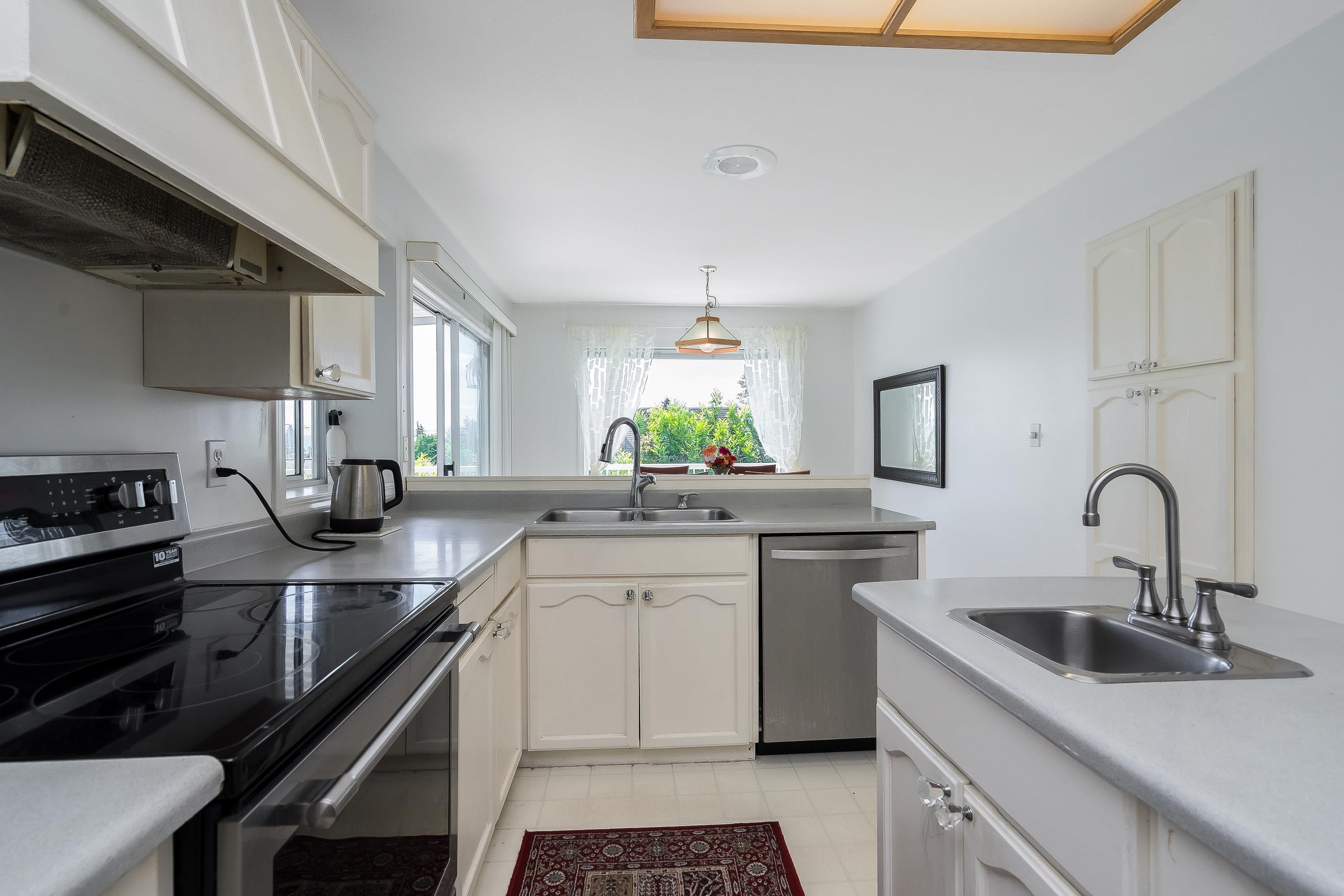









32948


10

Avenue,
Mission,




BC
V2V 2K3

