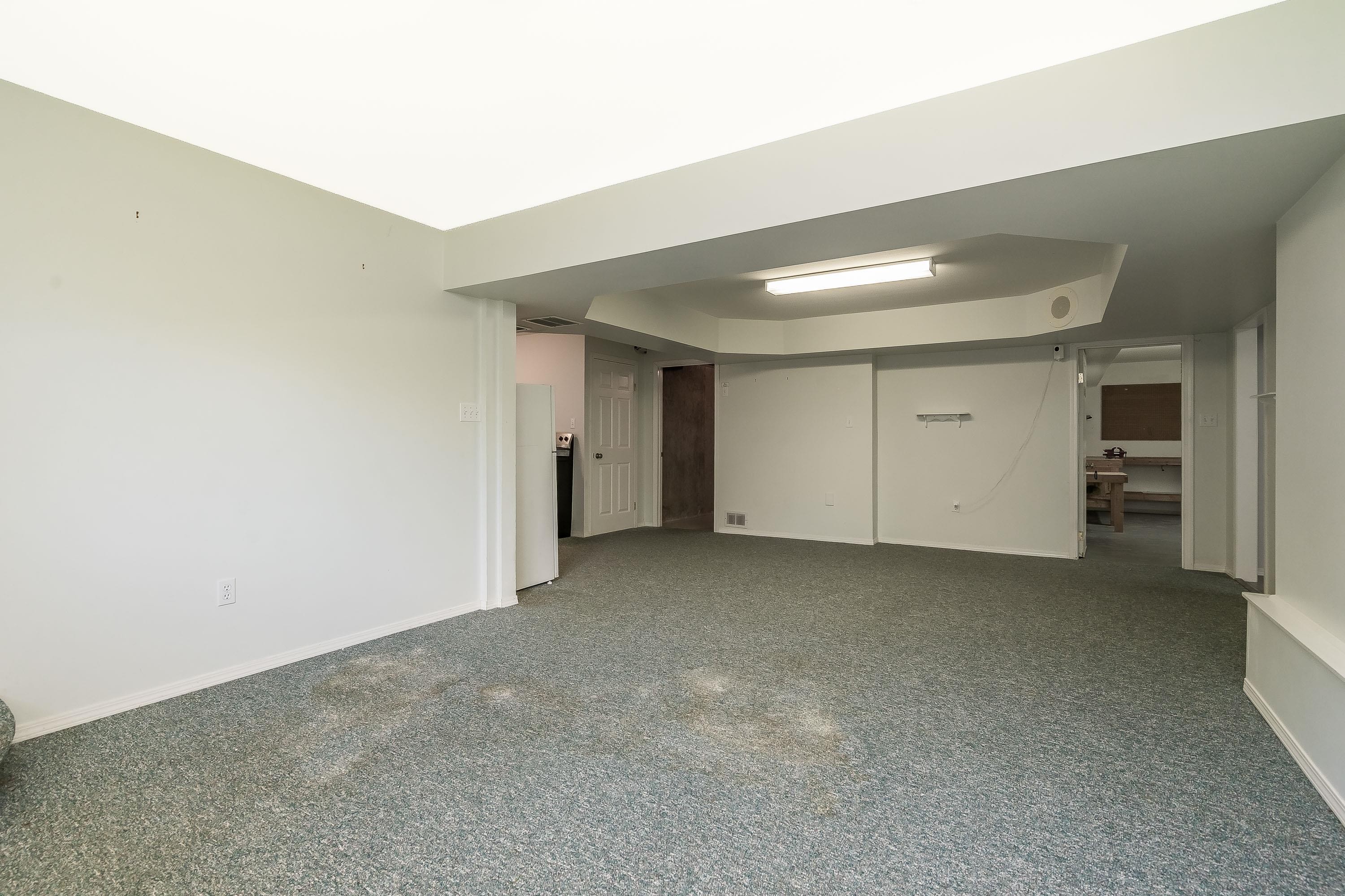 









32948


10

Avenue,
Mission,




BC
V2V 2K3


