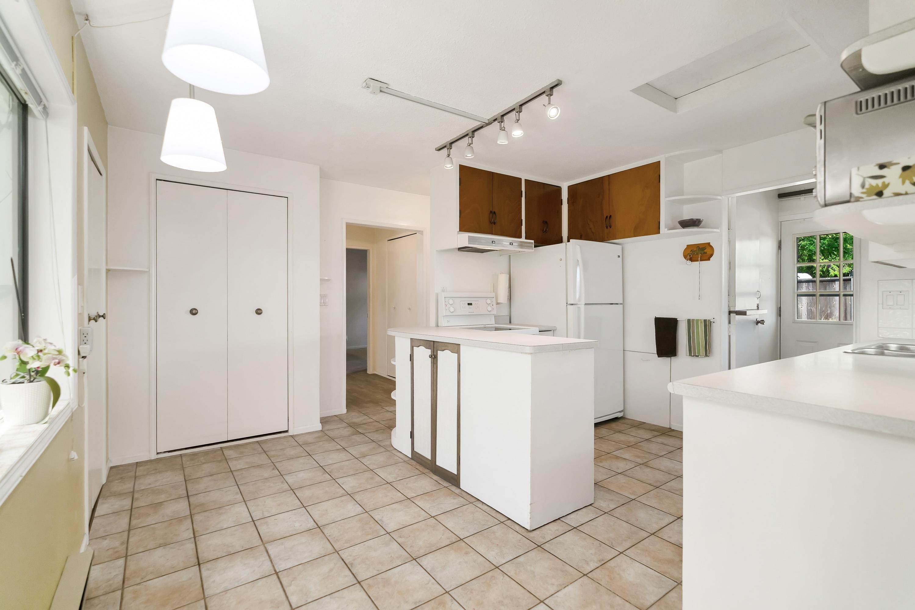 









6069


188

Street,
Surrey,




BC
V3S 7V9

